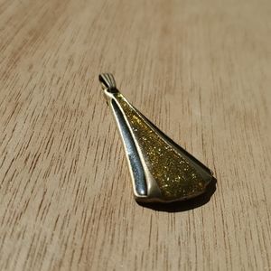 ⭐3/$7 - 70's Gitter Pendant